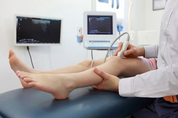 pregled nog pred operacijo za krčne žile